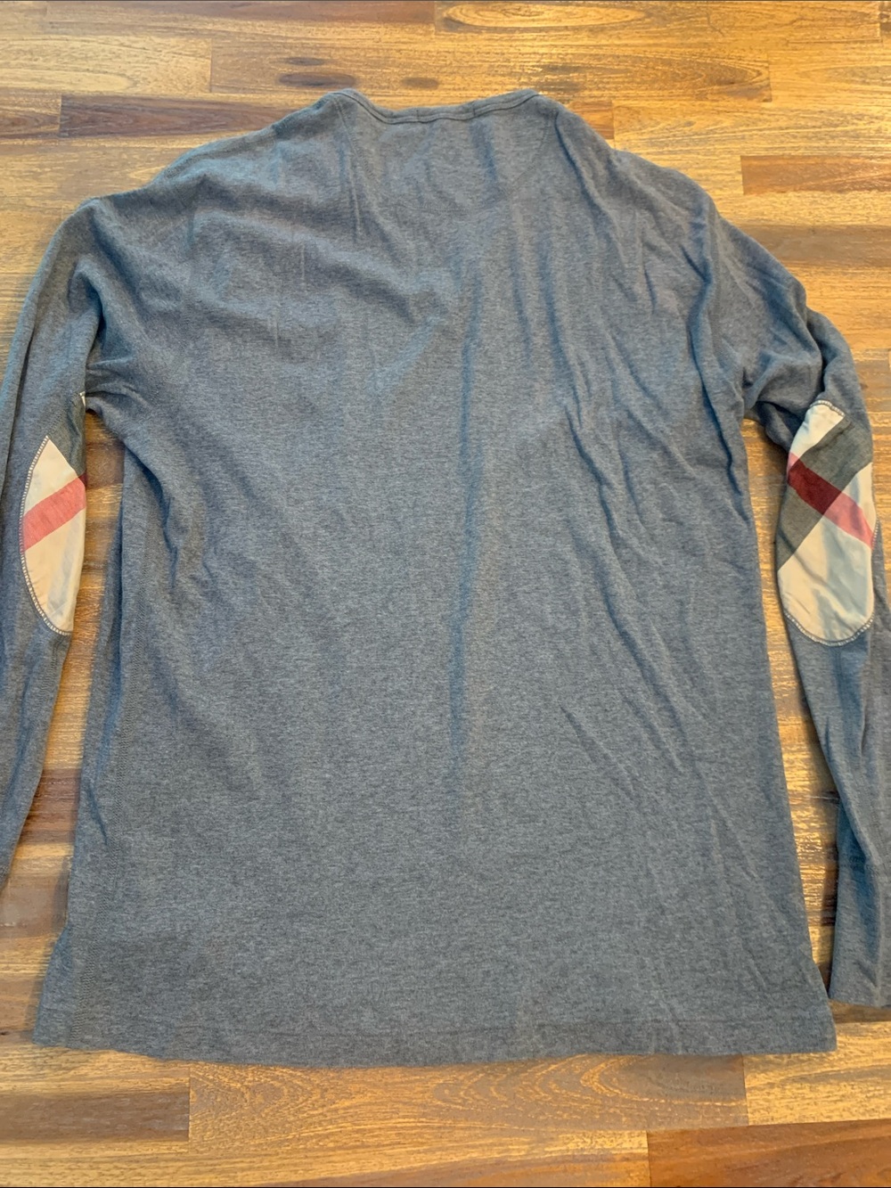 Burberry Brit long sleeve grey shirt with elbow accents. Men’s medium. - Picture 11 of 11